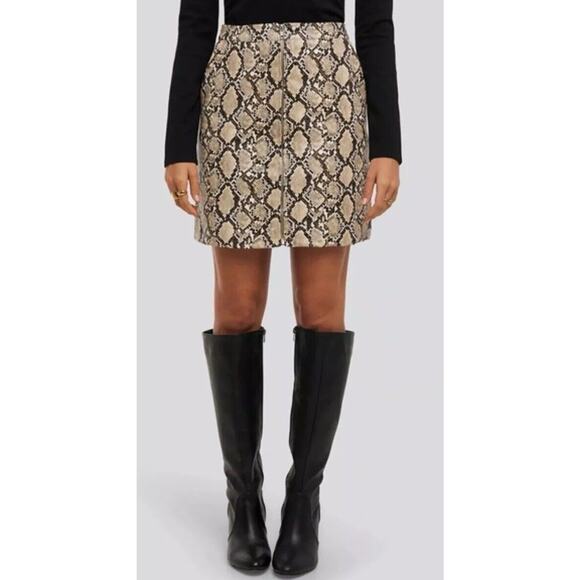 XLE THE LABEL Womens SMALL Mini Skirt Zip Front Snake Print FAUX LEATHER - Picture 14 of 16